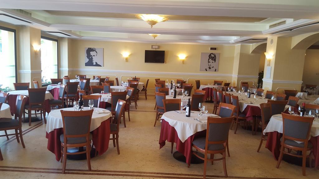 פרנקווילה אל מארה Hotel Corallo מראה חיצוני תמונה
